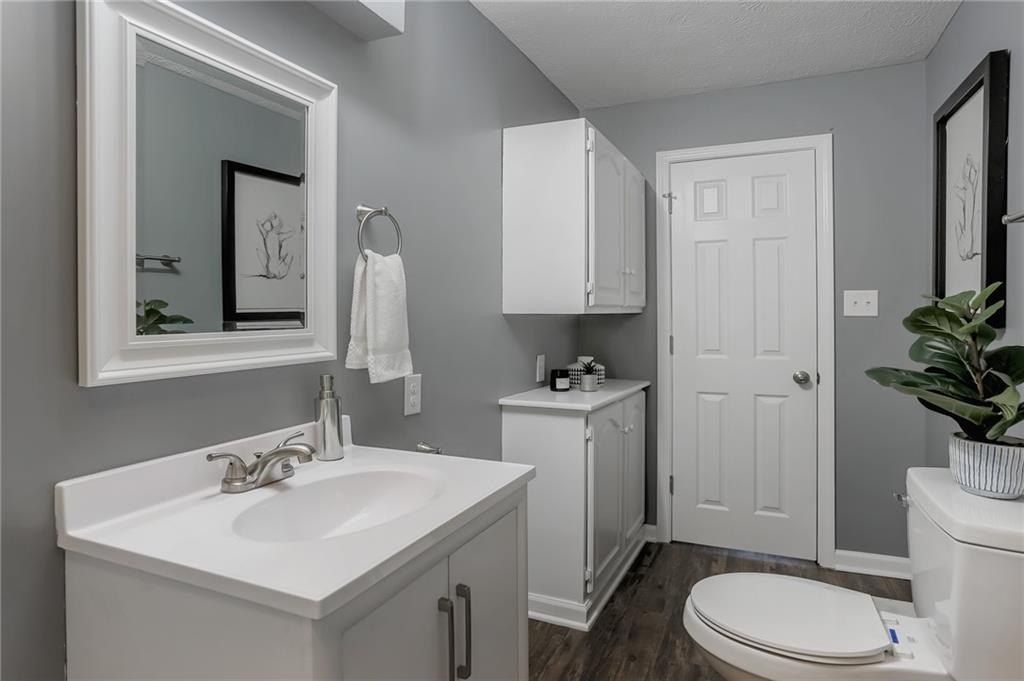 Listing images
