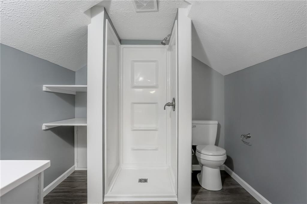 Listing images