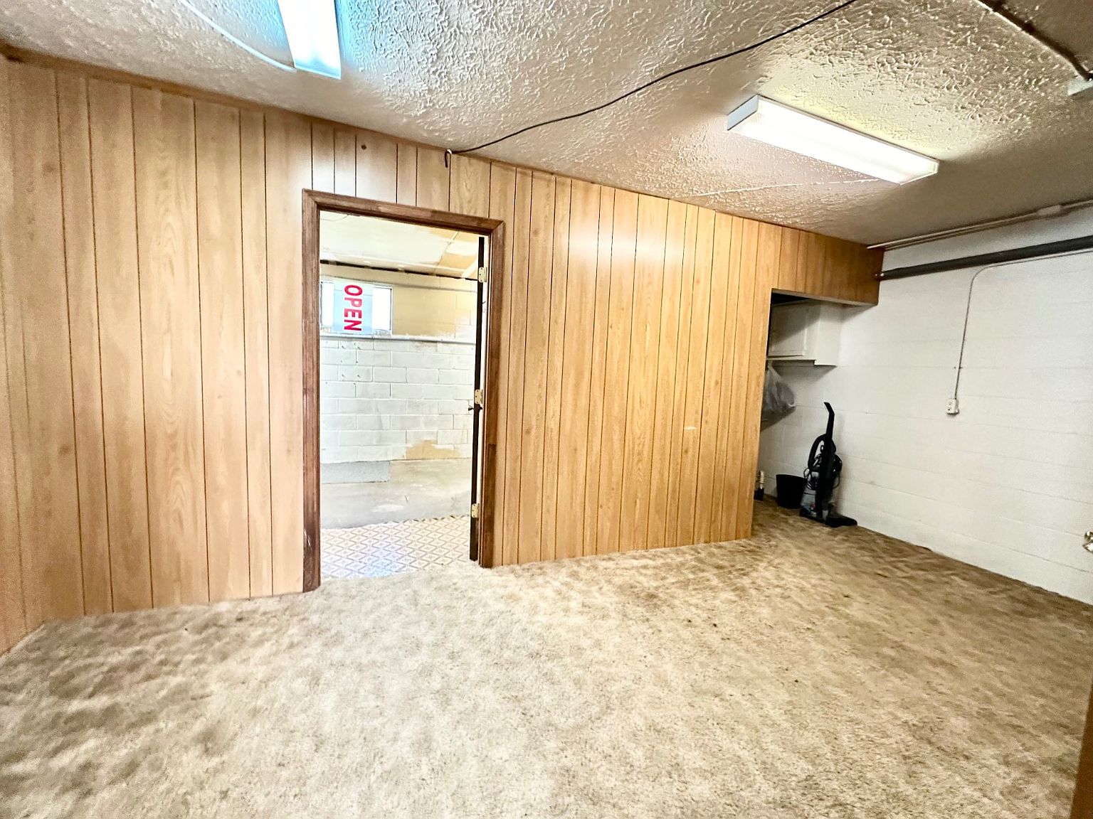 Listing images