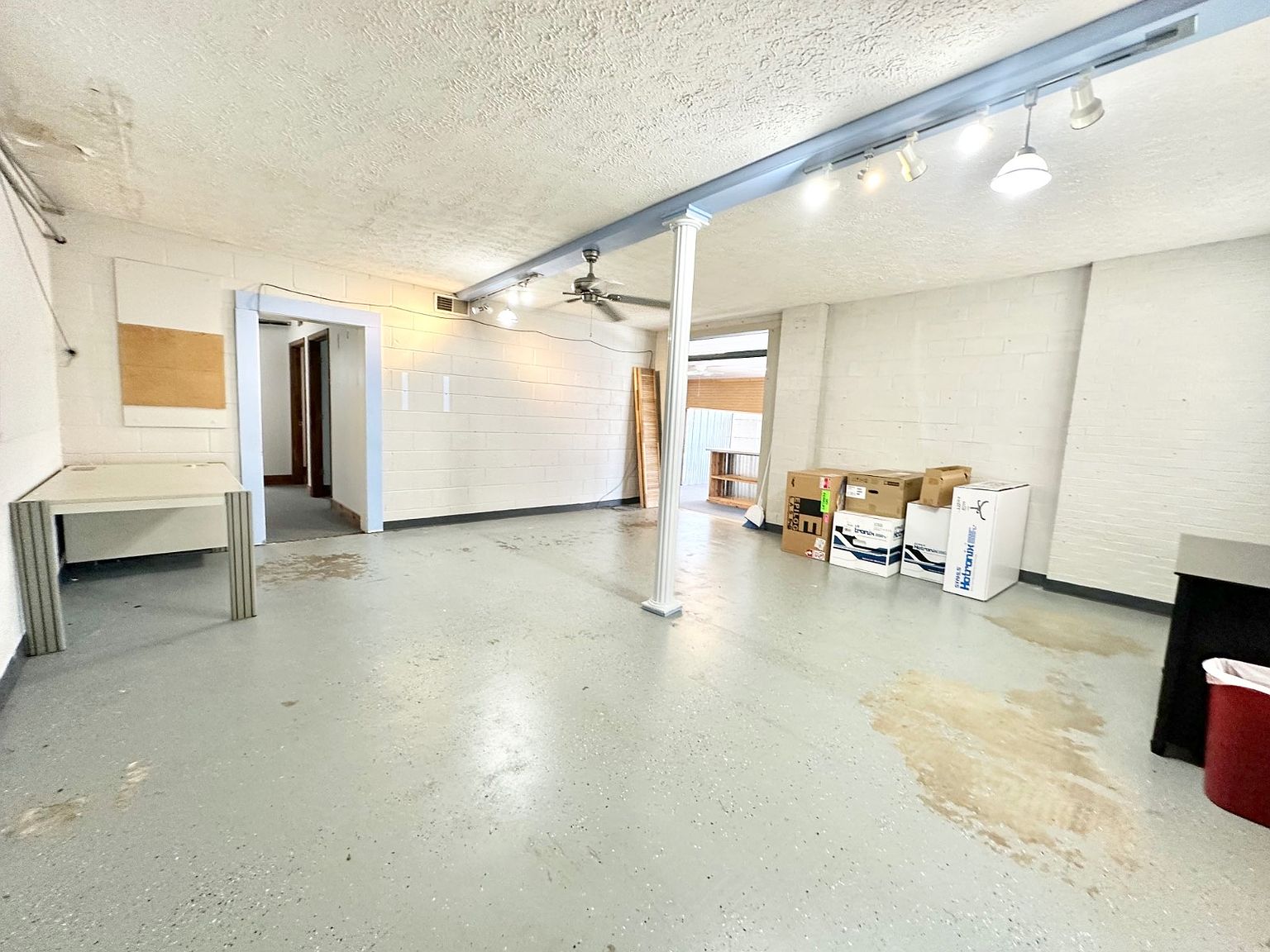 Listing images