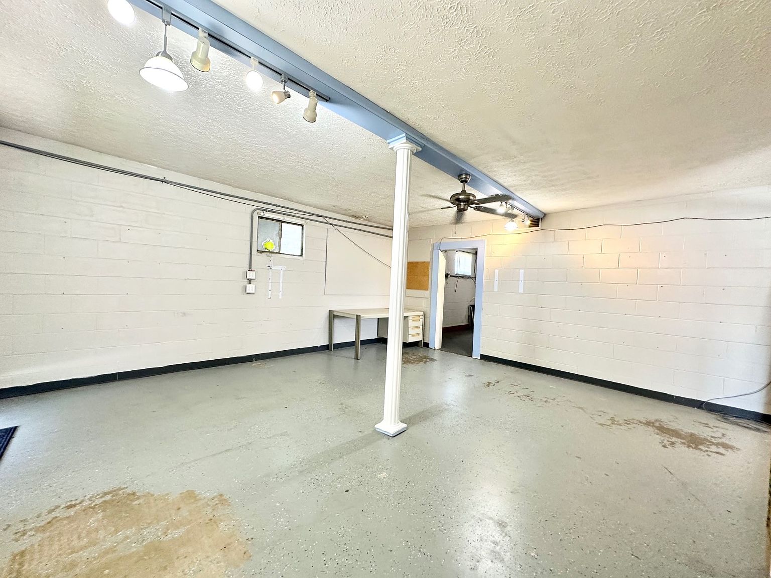 Listing images
