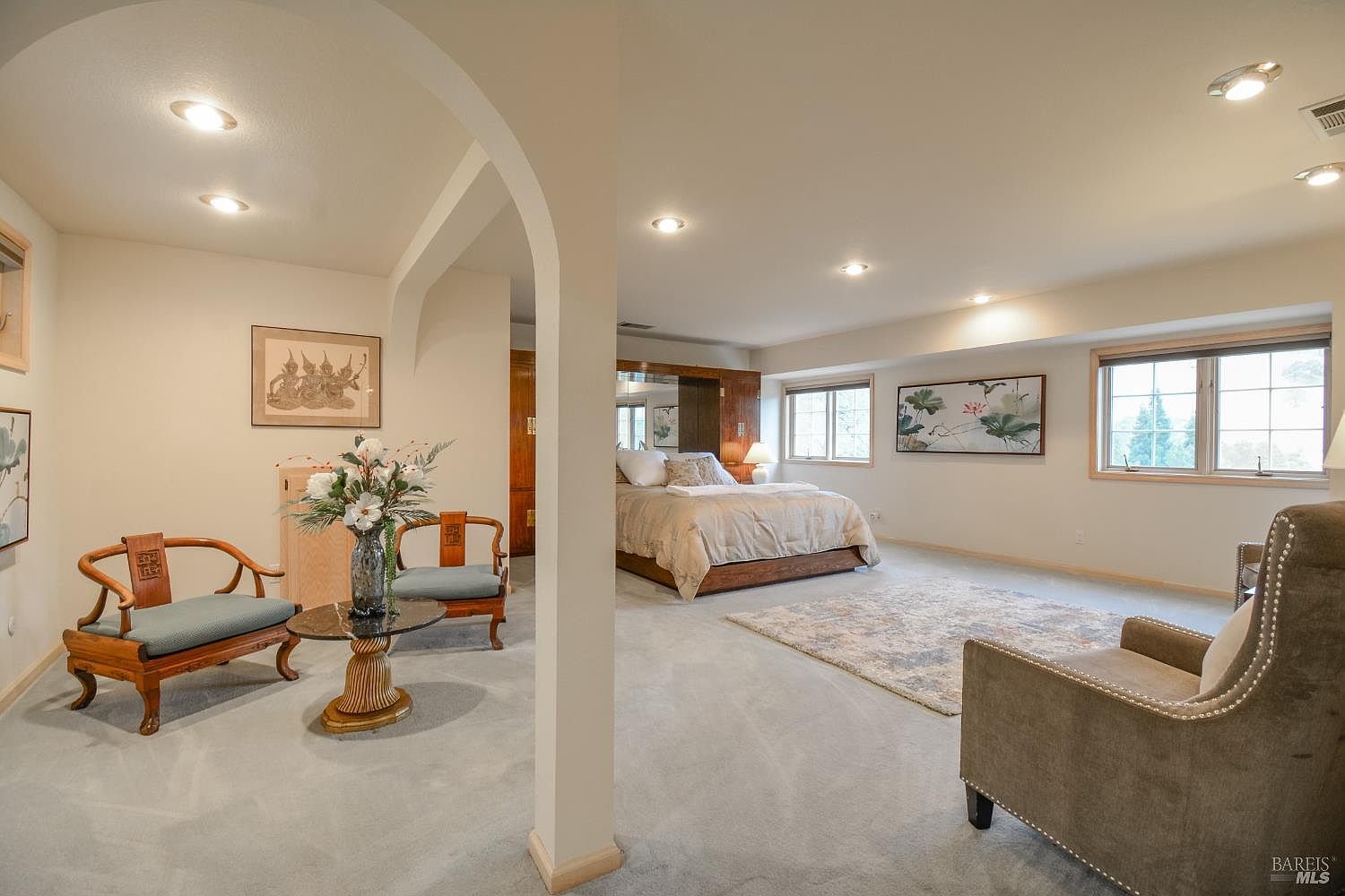 Listing images