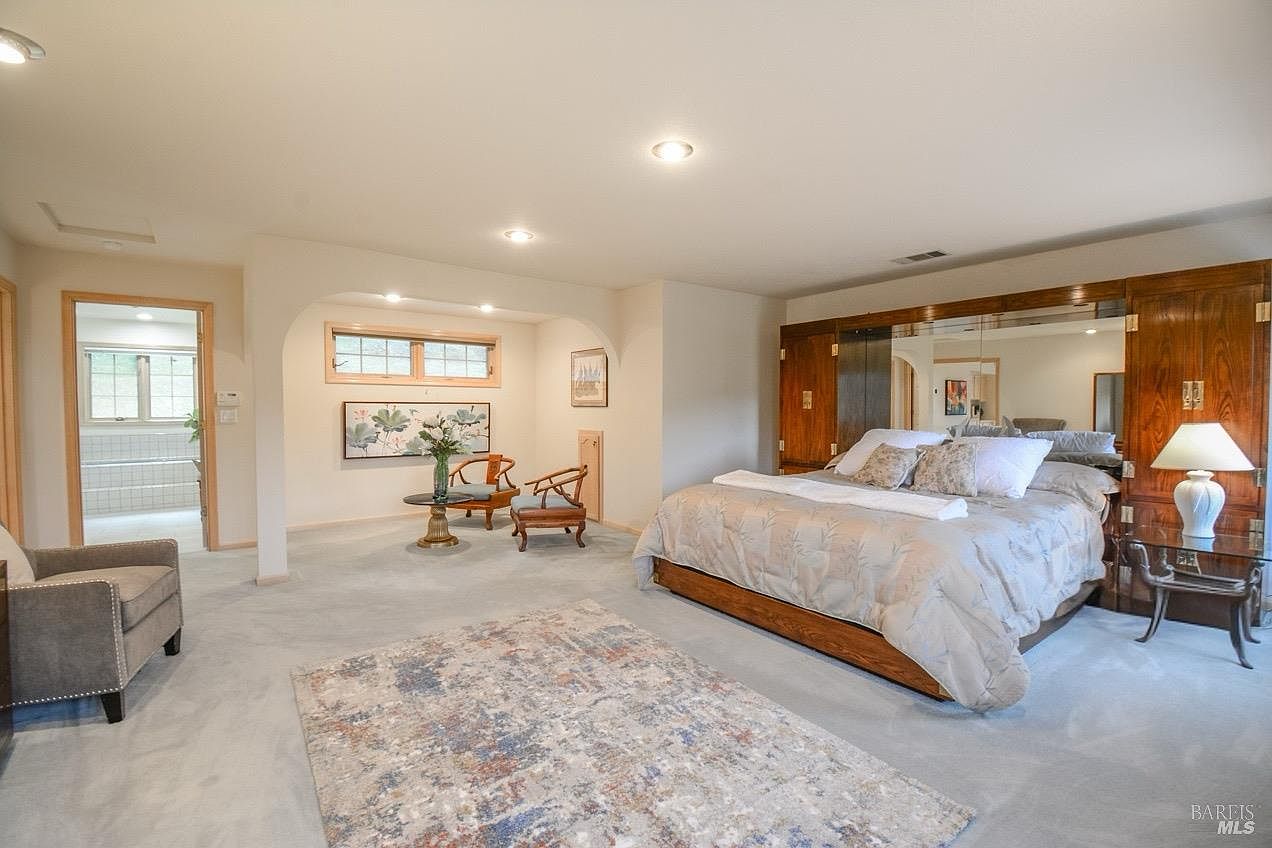 Listing images