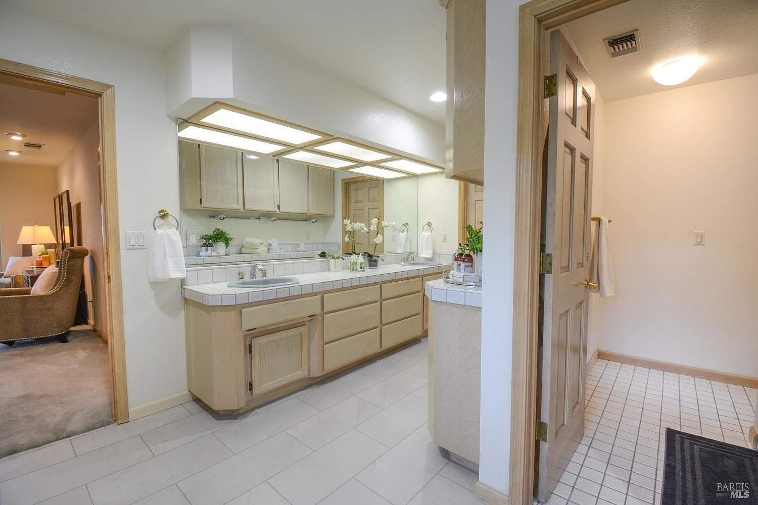 Listing images