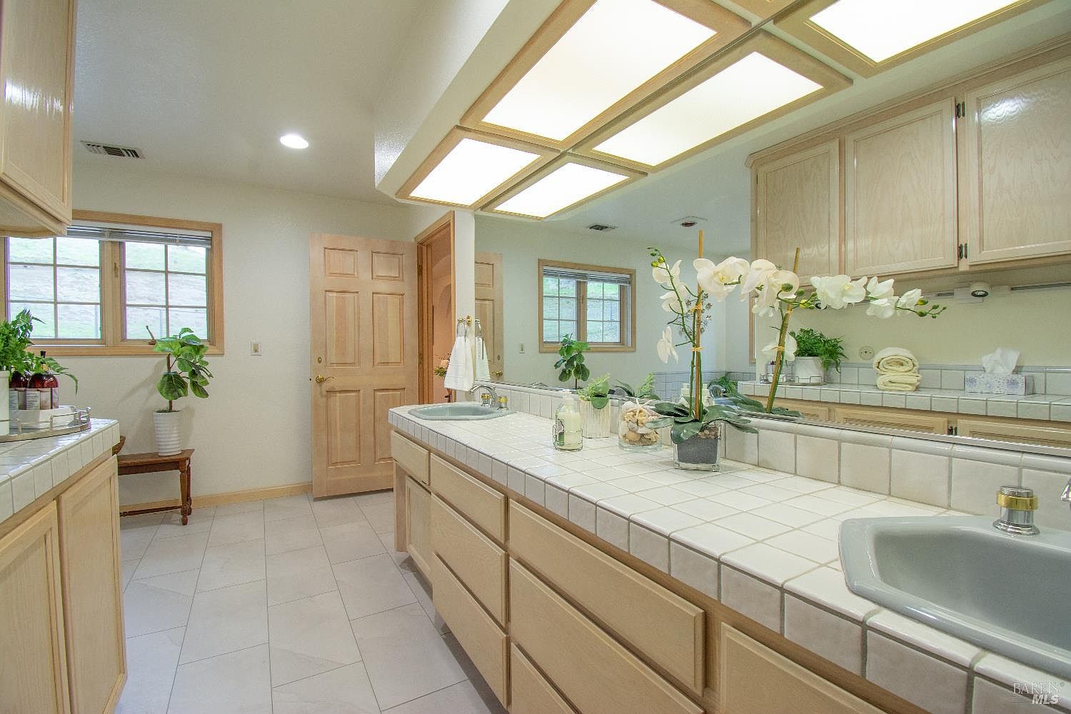 Listing images