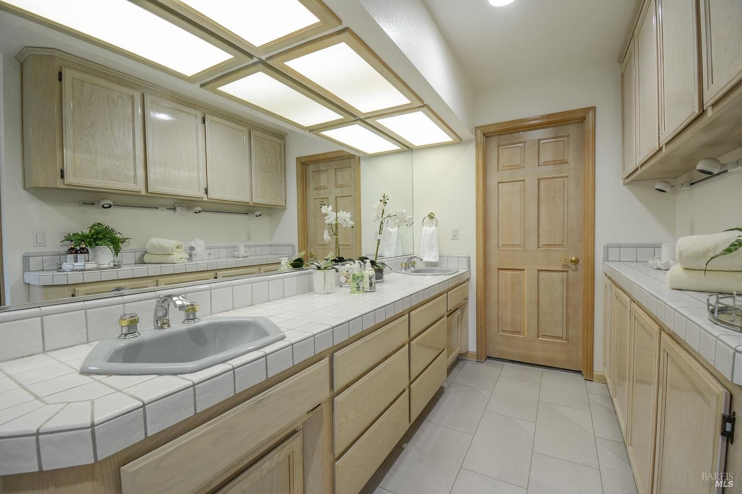 Listing images