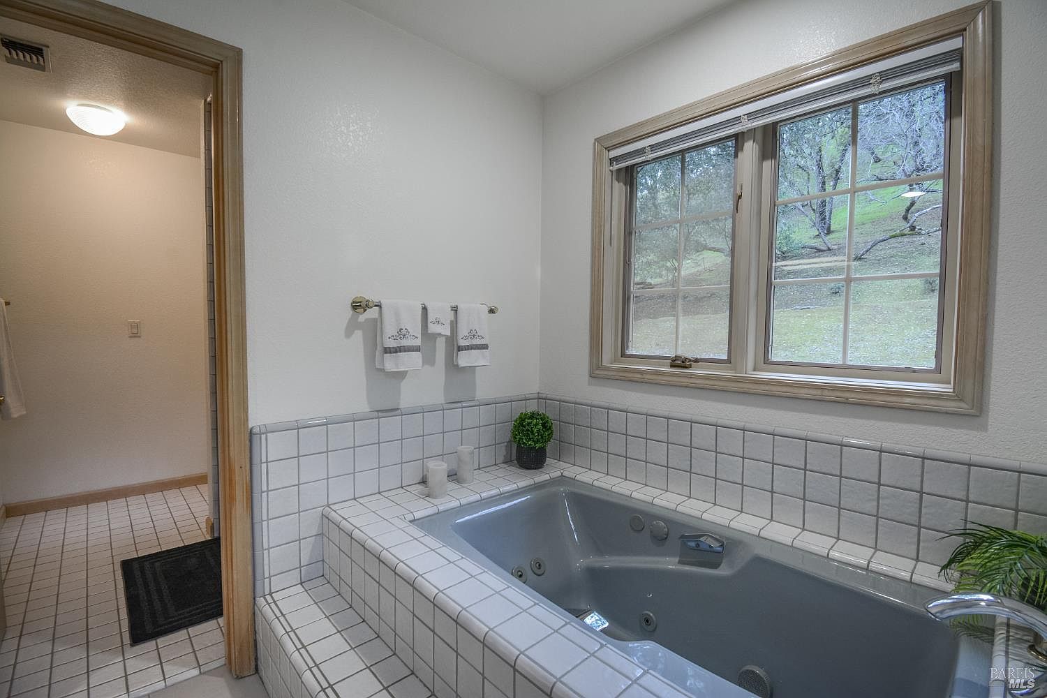 Listing images