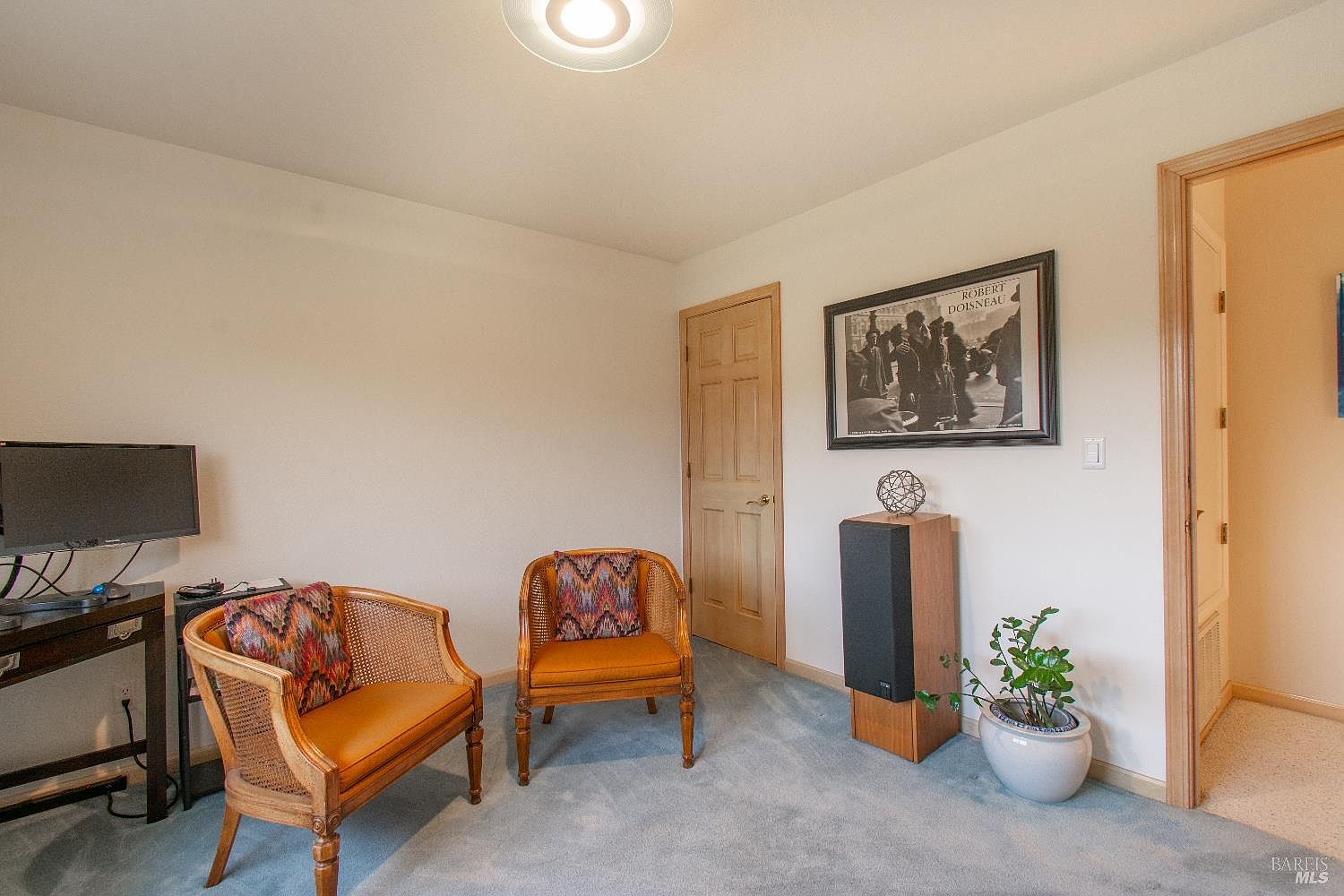 Listing images