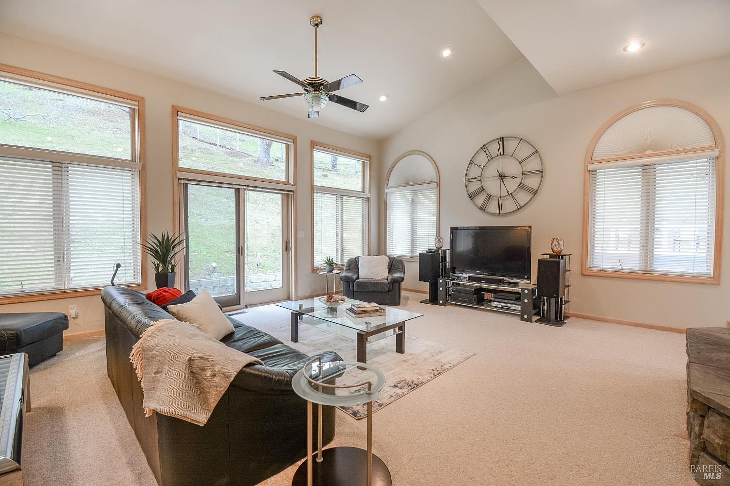 Listing images