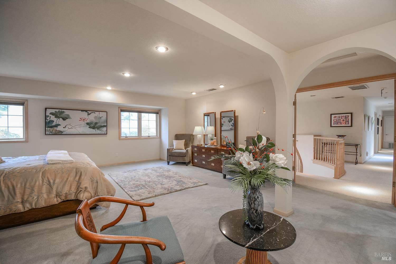 Listing images