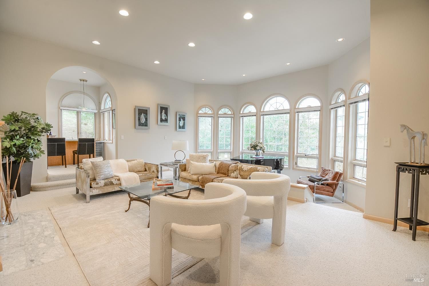 Listing images