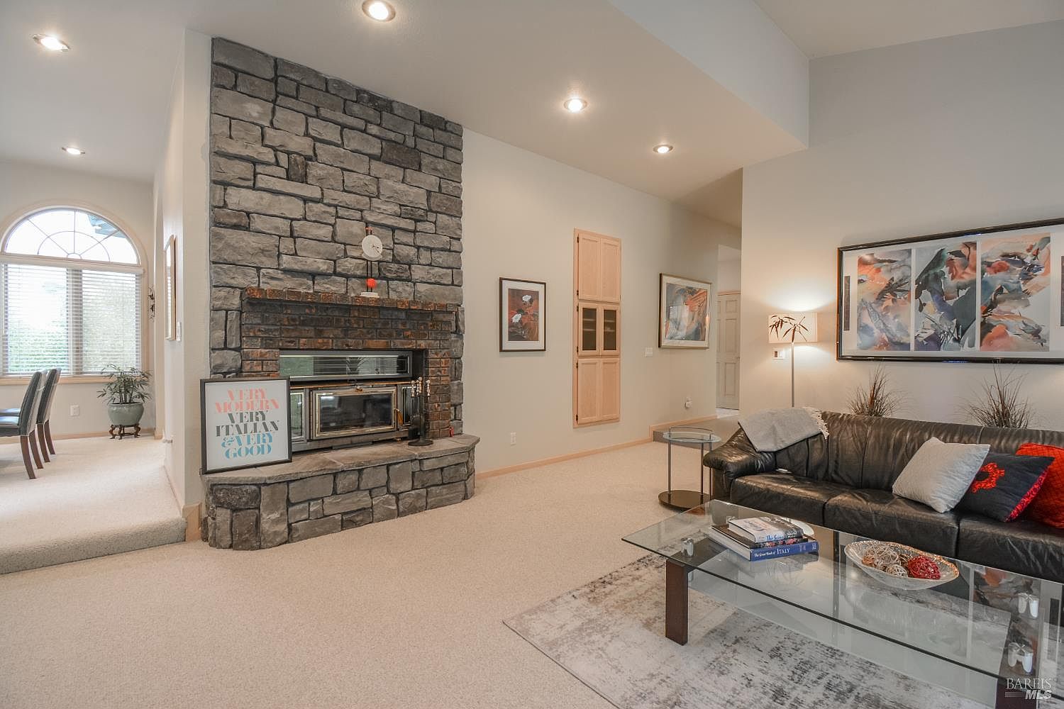 Listing images
