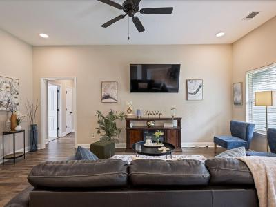 Listing images