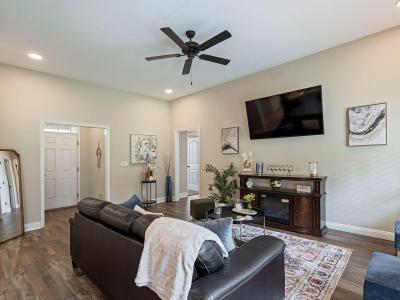 Listing images