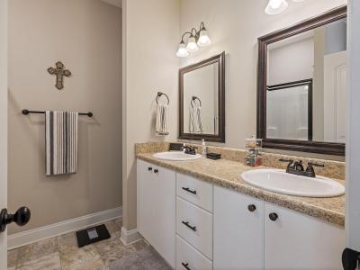 Listing images