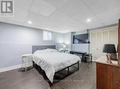 Listing images