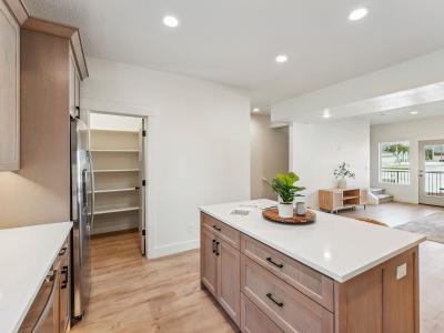 Listing images