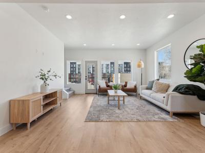 Listing images