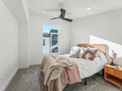 Listing images