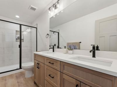 Listing images