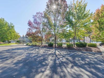 Listing images