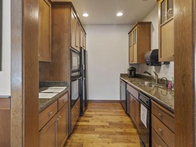 Listing images