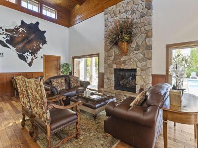 Listing images