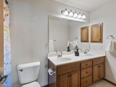 Listing images