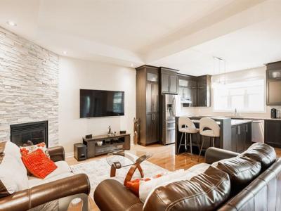 Listing images