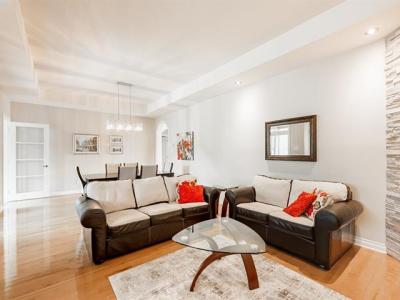 Listing images