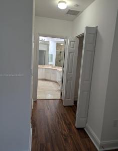Listing images