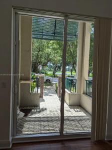 Listing images
