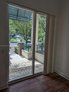 Listing images