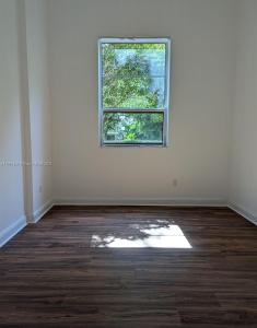 Listing images