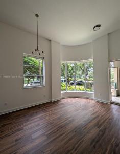 Listing images