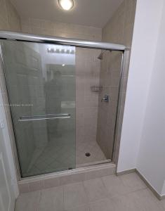 Listing images