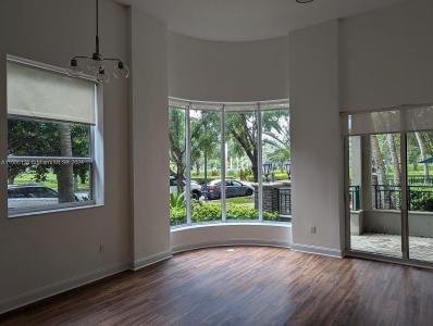 Listing images