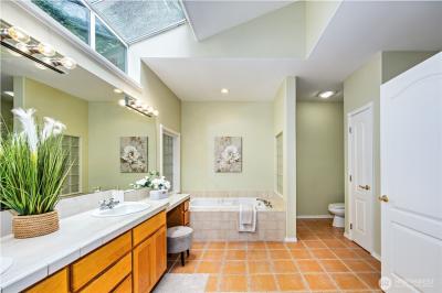 Listing images