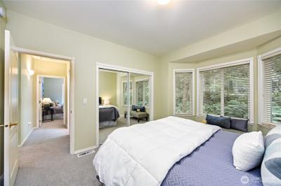Listing images