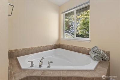 Listing images