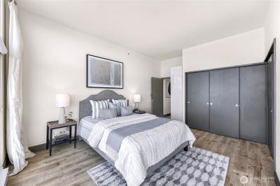 Listing images
