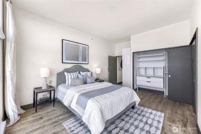 Listing images