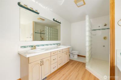 Listing images