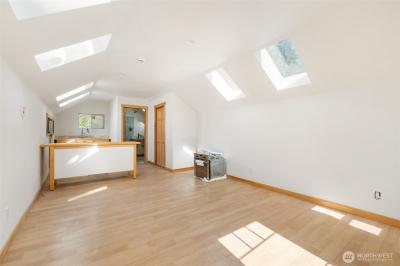 Listing images