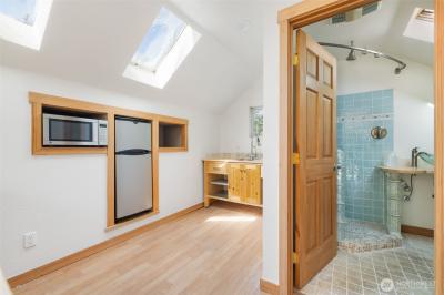 Listing images
