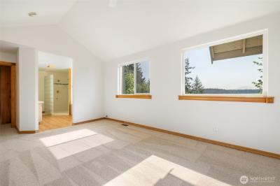 Listing images