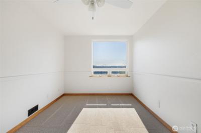 Listing images