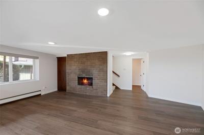 Listing images