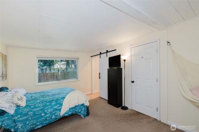 Listing images