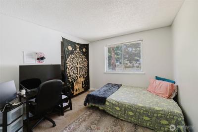Listing images